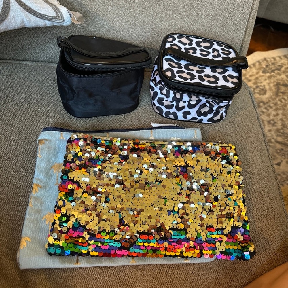 Cosmetic pouch bundle